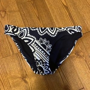 navy blue and white Aerie bikini bottoms
